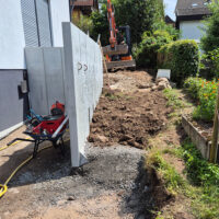 Mauerscheiben Elemente mit umliegendem Gelände