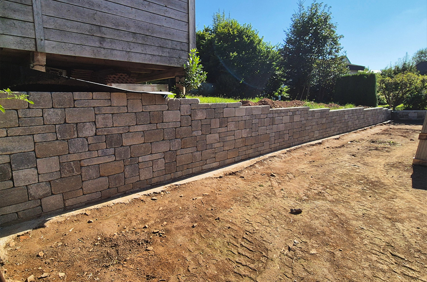 BiMuro-Mauer für den Garten fertig