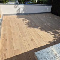 Terrasse aus Keramikplatten