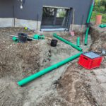 Regenwasserleitung und Lichtschacht